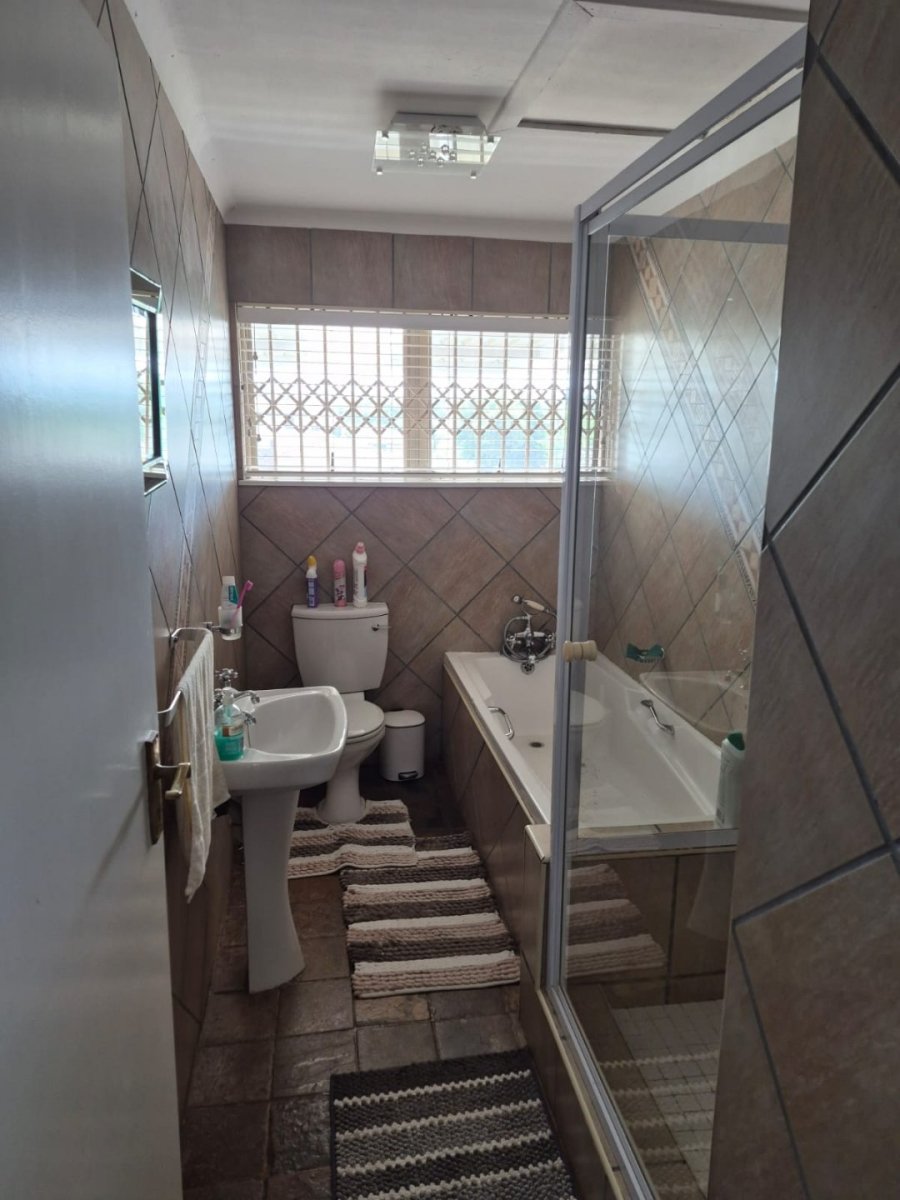 4 Bedroom Property for Sale in Blue Bend Eastern Cape